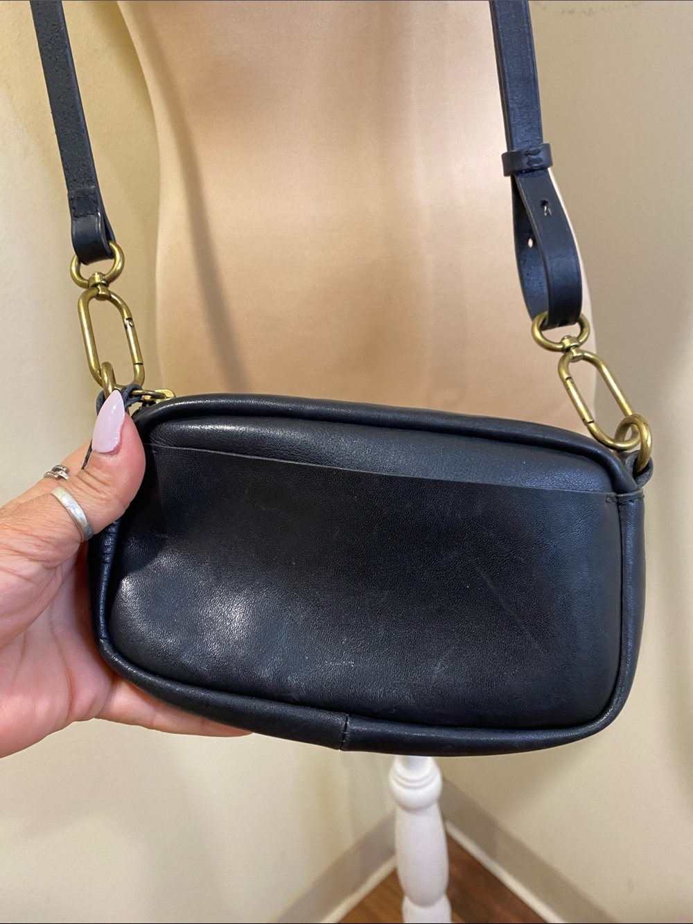 MADEWELL Carabiner  Classic Black Leather Crossbody Bag - Adjustable Strap - Picture 3 of 13